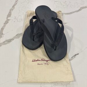 Salvatore Ferragamo Dark Gray Men’s Sandals/Flip Flops 8 M w/Dust Bag